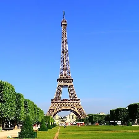 Cozy Next To The Tour Eiffel. Hotel